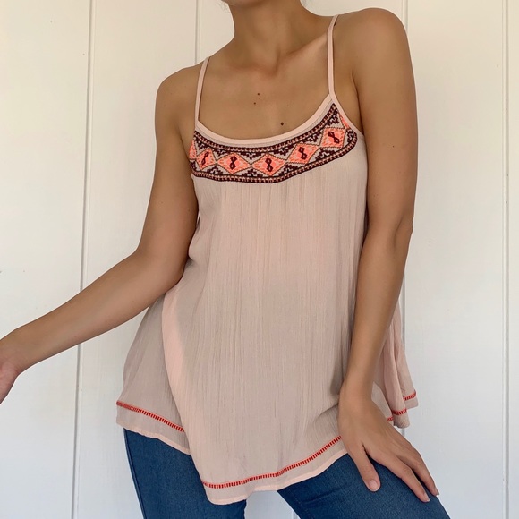 🌸 Blush Pink Embroidered Tank Top 🌸 - Picture 1 of 4